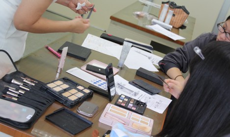 女子学生対象【メイク講習】