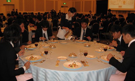 スーツでドキドキ！？マナー講習