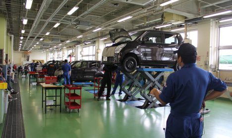 優勝はどのペアに!?メカニックコンテスト予選