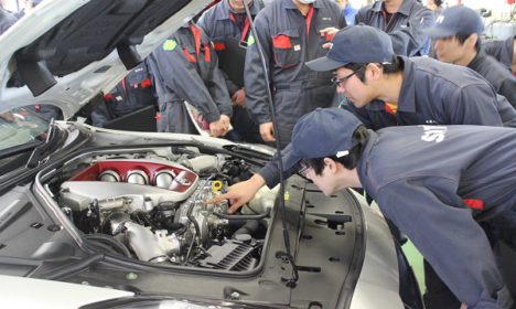 企業様による技術講習会が行われました。