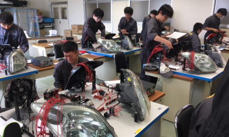 電装基礎１実習風景