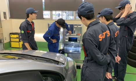 4年実習：学生のクルマ車検