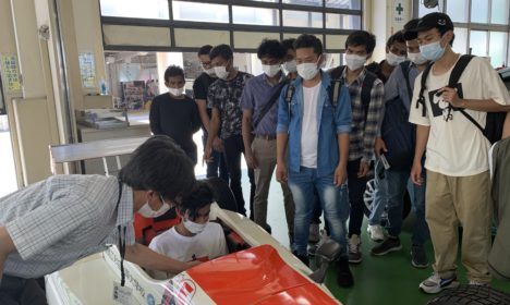 静岡インターナショナルの学生が見学に来ました