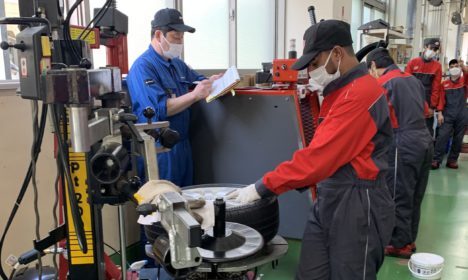 タイヤ空気充填講習